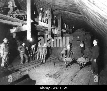 La costruzione del grande nord del tunnel ferroviario al di sotto del centro cittadino di Seattle (CURTIS 1544). Foto Stock