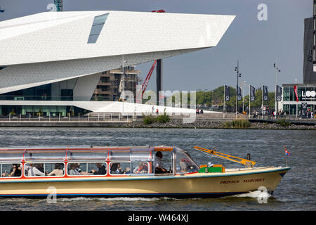 Amsterdam, Paesi Bassi, l'occhio Museo dei film sul fiume Ij, canal boat, Foto Stock