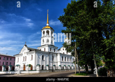 Irkutsk, Russia, Luglio 6, 2019: Chiesa di San Michele Arcangelo Harlampievskaya nella città di Irkutsk Foto Stock