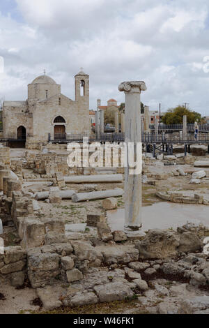 Agia Kiriaki chiesa, l'antica Basilica Chrysopolitissa parco archeologico in Paphos, Cipro. San Paolo insegna il cristianesimo qui su annunci 45 Foto Stock