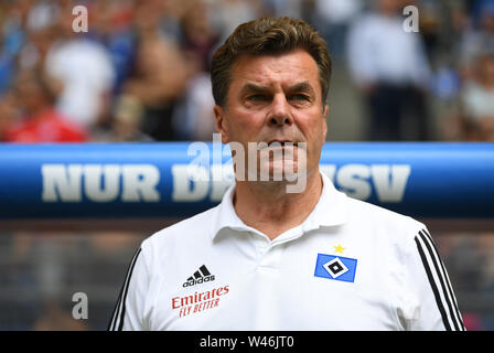 Amburgo, Germania. Il 20 luglio, 2019. Calcio: Test match, Hamburger SV - RSC Anderlecht. Amburgo allenatore Dieter Hecking è in procinto di iniziare il gioco in disparte. Credito: Carmen Jaspersen/dpa/Alamy Live News Foto Stock