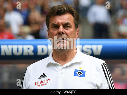 Amburgo, Germania. Il 20 luglio, 2019. Calcio: Test match, Hamburger SV - RSC Anderlecht. Amburgo allenatore Dieter Hecking è in procinto di iniziare il gioco in disparte. Credito: Carmen Jaspersen/dpa/Alamy Live News Foto Stock