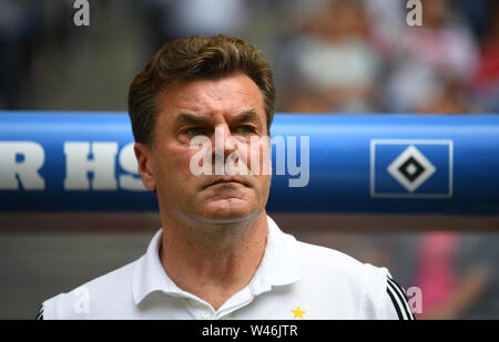 Amburgo, Germania. Il 20 luglio, 2019. Calcio: Test match, Hamburger SV - RSC Anderlecht. Amburgo allenatore Dieter Hecking è in procinto di iniziare il gioco in disparte. Credito: Carmen Jaspersen/dpa/Alamy Live News Foto Stock