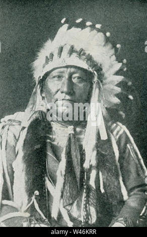 Famoso capo indiano: Aquqar-enuts o croce piume, Algonquin-Cheyenne (Siouthern) tribù Foto Stock