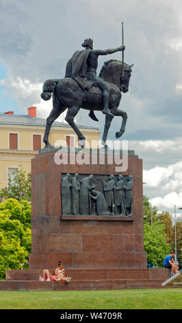 Statua equestre; Re Tomislav; 1938; arte pubblica; square; spazio verde, Trg Krahlja Tomislava; Zagabria; Croazia; Europa; estate, verticale Foto Stock