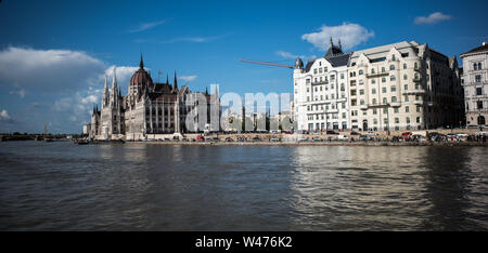 HUNGARIA - BUDAPEST IL PARLAMENTO - ERICTED DAL 1885 AL 1904 - Architetto Imre Steindl - PARLAMENT - ORSZÀGHÀZ - Budapest edificio storico- BUDAPEST UNGHERIA © Frédéric BEAUMONT Foto Stock