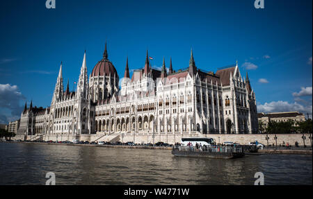 HUNGARIA - BUDAPEST IL PARLAMENTO - ERICTED DAL 1885 AL 1904 - Architetto Imre Steindl - PARLAMENT - ORSZÀGHÀZ - Budapest edificio storico- BUDAPEST UNGHERIA © Frédéric BEAUMONT Foto Stock