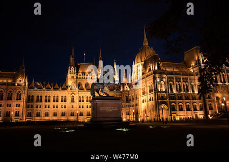 HUNGARIA - BUDAPEST IL PARLAMENTO - ERICTED DAL 1885 AL 1904 - Architetto Imre Steindl - PARLAMENT - ORSZÀGHÀZ - Budapest edificio storico- BUDAPEST UNGHERIA © Frédéric BEAUMONT Foto Stock