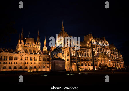 HUNGARIA - BUDAPEST IL PARLAMENTO - ERICTED DAL 1885 AL 1904 - Architetto Imre Steindl - PARLAMENT - ORSZÀGHÀZ - Budapest edificio storico- BUDAPEST UNGHERIA © Frédéric BEAUMONT Foto Stock