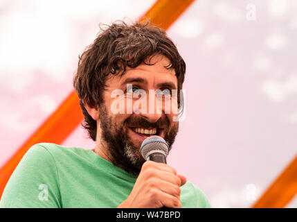 Il comico Mark Watson effettuando al Latitude Festival, Henham Park, Suffolk, Regno Unito il XX luglio 2019 Foto Stock