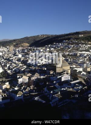 VISTA DEL PUEBLO E IGL DE LA ENCARNACION. Posizione: esterno. MONTEFRIO. GRANADA. Spagna. Foto Stock