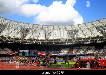 Londra, Regno Unito. Il 20 luglio, 2019. Una vista generale dello stadio durante gli uomini 5000m gara. Muller anniversario Giochi 2019, Londra Grand Prix al London Stadium, Queen Elizabeth Olympic Park a Londra sabato 20 luglio 2019. Questa immagine può essere utilizzata solo per scopi editoriali. Solo uso editoriale . pic da Steffan Bowen/Andrew Orchard fotografia sportiva/Alamy Live news Credito: Andrew Orchard fotografia sportiva/Alamy Live News Foto Stock