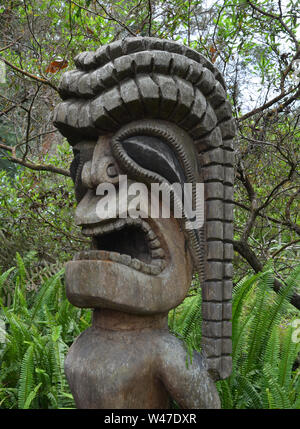 Scultura in legno di Hawaiian Dio Foto Stock