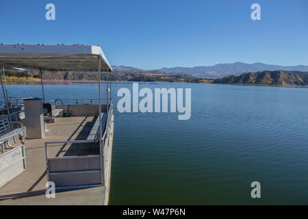 Il lago di Cachuma sulla Santa Ynez fiume in santa Barbara County, California , Stati Uniti Foto Stock