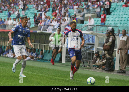 Salvador, Brasile. Il 20 luglio, 2019. Weverton e Arthur Caike, durante una partita tra Bahia x Cruzeiro, match convalidato per l'undicesimo round del 2019 Campionato brasiliano, questo Sabato (20), di Fonte Nova Arena, in Salvador, Bahia, Brasile. Credito: Tiago Caldas/FotoArena/Alamy Live News Foto Stock