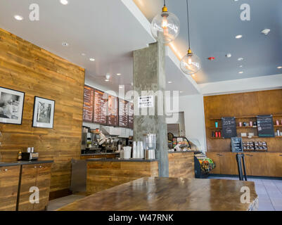 Pasadena, giu 23: vista interna di un moderno cafe su giu 23, 2019 a Pasadena, Los Angeles County, California Foto Stock