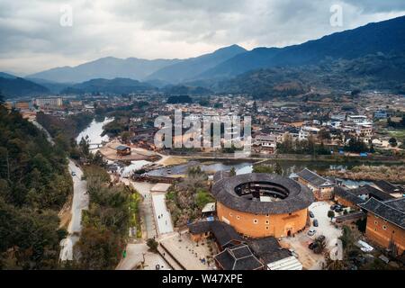 Vista aerea del Tulou, le abitazioni uniche di Hakka nel Fujian, Cina. Foto Stock