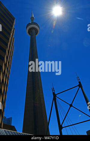 Vista sulla CN Tower a Toronto, Canada Foto Stock