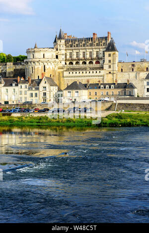 Il castello di Amboise è situato nella Valle della Loira in Francia. Incluso nella top ten dei migliori castelli della Valle della Loira. Foto Stock