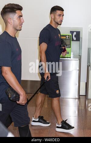 Tokyo, Giappone. 21 Luglio, 2019. FC Barcelona giocatori arrivano al Tokyo International Airport per giocare nel Rakuten Cup. Molti tifosi giapponesi aspettato con telecamere, camicie e schede di autografi di dare il benvenuto al team all'aeroporto. Credito: Rodrigo Reyes Marin/ZUMA filo/Alamy Live News Foto Stock