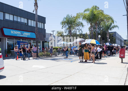 BURBANK, IN CALIFORNIA, STATI UNITI D'America - 14 luglio 2019: Netflix straniero cose Stagione 3, sessole Ahoy Pop Up Store a Baskin Robbins sul loro ultimo giorno. Foto Stock