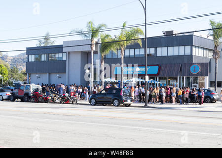 BURBANK, IN CALIFORNIA, STATI UNITI D'America - 14 luglio 2019: Netflix straniero cose Stagione 3, sessole Ahoy Pop Up Store a Baskin Robbins sul loro ultimo giorno. Foto Stock