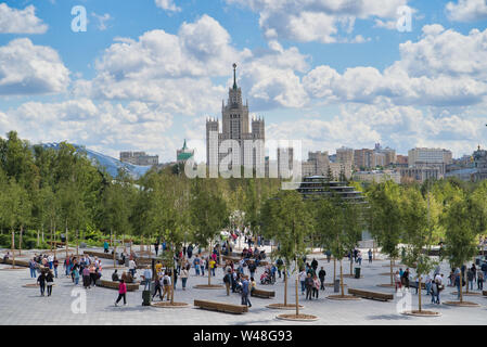 Mosca, Russia - Luglio 06, 2019: Kotelnicheskaya Embankment Edificio, uno dei sette grattacieli stalinista Foto Stock