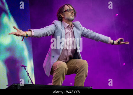 Jarvis Cocker esegue a Bluedot Sabato notte.(xx luglio 2019)Luogo tra 18-21 luglio a Jodrell Bank, CHESHIRE REGNO UNITO. Foto Stock
