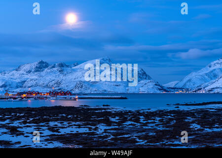 Vestvågøya costa vicino a Leknes, Lofoten, Nordland, Norvegia, Europa Foto Stock