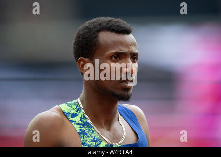 Londra, Inghilterra xxi luglio Samuel Tefera vince il Emsley Carr Mile davanti a Filip Ingebrigtsen al Muller anniversario giochi presso la London Stadium, Stratford domenica 21 luglio 2019. Foto Stock