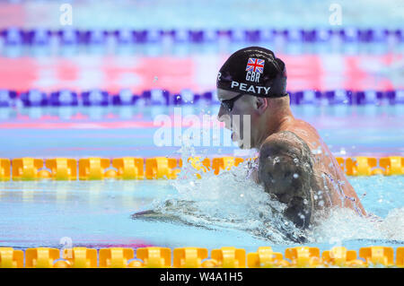 Gwangju, Corea del Sud. 21 Luglio, 2019. Adam torbosi di Bretagna compete durante gli uomini 100m a rana semifinali a Campionati del Mondo di nuoto FINA a Gwangju, Corea del Sud, il 21 luglio 2019. Credito: Bai Xuefei/Xinhua/Alamy Live News Foto Stock