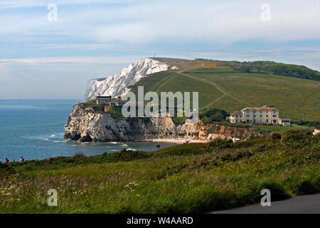 Allume Bay e la sabbia colorata scogliere. Isola di Wight England Regno Unito Foto Stock