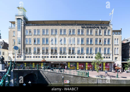 Hudson's Bay store in Leiden, Paesi Bassi. Compagnia della Baia di Hudson è un canadese retail business group. Foto Stock