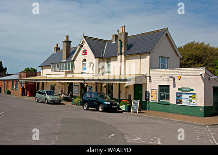 Sandown Stazione Ferroviaria si trova sulla linea dell'isola da Ryde a Shanklin sull'Isola di Wight. Regno Unito Foto Stock