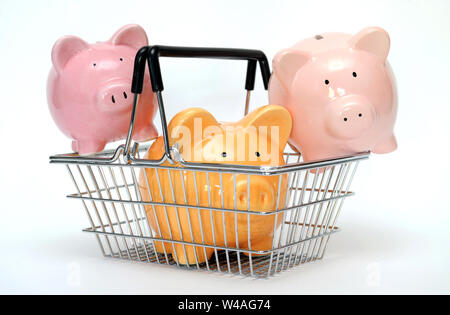 Salvadanaio di banche NEL CARRELLO RE mutui casa acquisto di acquirenti per la prima volta agli acquirenti di finanza etc REGNO UNITO Foto Stock