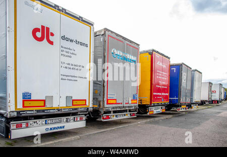 Immagini di Cambridge alla stazione di servizio sulla A14 trunk road in Cambridgeshire Inghilterra con HGV autocarri Foto Stock