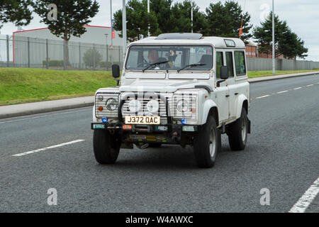 Fleetwood Festival dei trasporti - Tram domenica 2019 J372 OAC land rover veicoli vintage e automobili frequentare il classic car show in Lancashire, Regno Unito Foto Stock