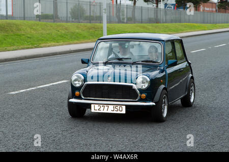 Fleetwood Festival dei trasporti - Tram domenica 2019 L277 OCS mini rover veicoli vintage e automobili frequentare il classic car show in Lancashire, Regno Unito Foto Stock