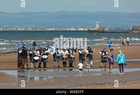 Ayr, tutti sotto uno striscione indipendenza marzo - 2019 Foto Stock