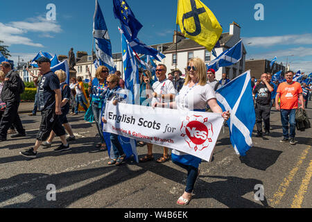 Ayr, tutti sotto uno striscione indipendenza marzo - 2019 Foto Stock