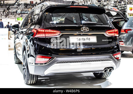 Bruxelles, Belgio, Jan 2019: Hyundai Santa Fe 4WD a Bruxelles Motor Show, quarta generazione, TM, SUV prodotta da Hyundai Motor Company Foto Stock