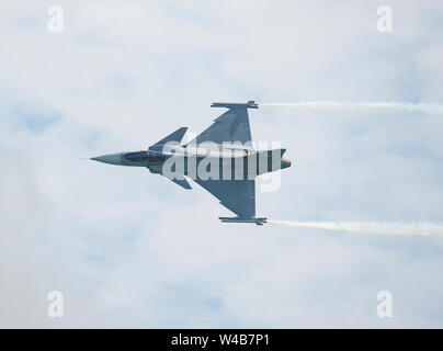 Singapore - Febbraio 4, 2018: SAAB JAS 39C Gripen dal Royal Thai Air Force durante la visualizzazione aerea di Singapore Airshow a Changi Exhibition Ce Foto Stock