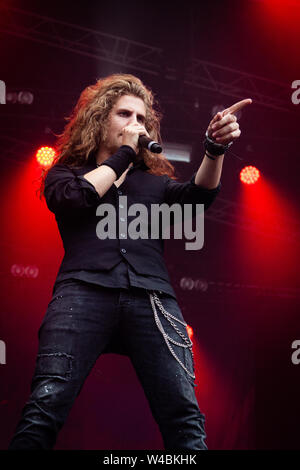 Trondheim, Norvegia - Giugno 28th, 2019. La svedese heavy metal band Amaranthe esegue un concerto dal vivo durante il norvegese festival di musica di rocce di Trondheim 2019. Qui la cantante Nils Molin è visto dal vivo sul palco. (Photo credit: Gonzales foto - Tor Atle Kleven). Foto Stock