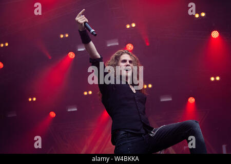 Trondheim, Norvegia - Giugno 28th, 2019. La svedese heavy metal band Amaranthe esegue un concerto dal vivo durante il norvegese festival di musica di rocce di Trondheim 2019. Qui la cantante Nils Molin è visto dal vivo sul palco. (Photo credit: Gonzales foto - Tor Atle Kleven). Foto Stock