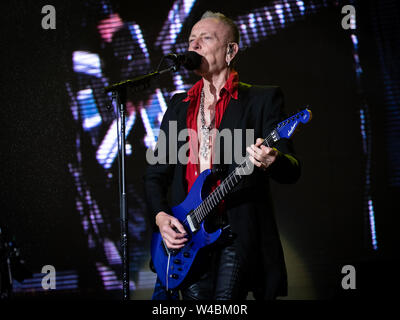 Trondheim, Norvegia - Giugno 27th, 2019. L'inglese rock band Def Leppard esegue un concerto dal vivo presso il norvegese festival di musica di rocce di Trondheim 2019. Qui il chitarrista Phil Collen è visto dal vivo sul palco. (Photo credit: Gonzales foto - Tor Atle Kleven). Foto Stock