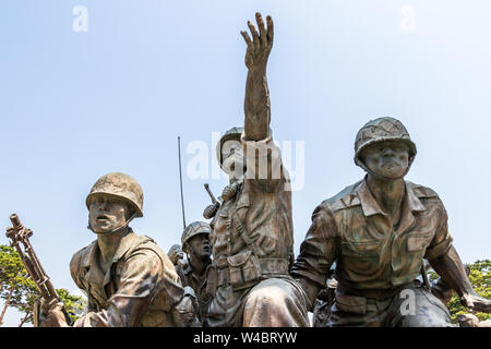 Vista ravvicinata di combattere contro soldati Società per la riunificazione pacifica nel memoriale di guerra di Corea. Yongsan, Seoul, Corea del Sud, Asia. Foto Stock