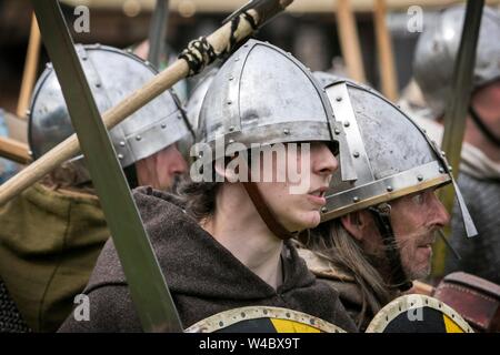 Heysham, Lancashire. Il 21 luglio 2019. Viking Festival con una storia viva encampment, parade, battaglia rievocazione, display delle armi, e costumi. Foto Stock