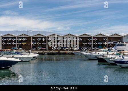 Ormeggi e di stoccaggio di barche nel porto turistico di St. Kilda, Melbourne, Australia Foto Stock