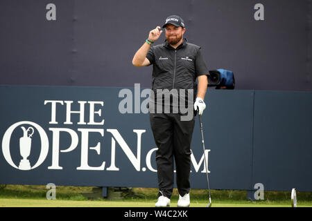 Royal Portrush, UK. 21 Luglio, 2019. Irlandese Shane Lowry colpisce il suo tee-shot sul diciottesimo foro durante il quarto round della 148th British Open Championship al Royal Portrush Golf Club nella contea di Antrim, Irlanda del Nord, il 21 luglio 2019. Credito: Aflo Co. Ltd./Alamy Live News Foto Stock