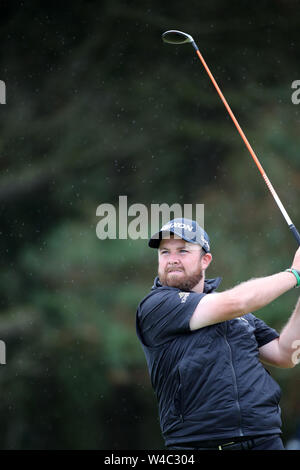 Royal Portrush, UK. 21 Luglio, 2019. Irlandese Shane Lowry colpisce il suo tee-shot sul quinto foro durante il quarto round della 148th British Open Championship al Royal Portrush Golf Club nella contea di Antrim, Irlanda del Nord, il 21 luglio 2019. Credito: Aflo Co. Ltd./Alamy Live News Foto Stock